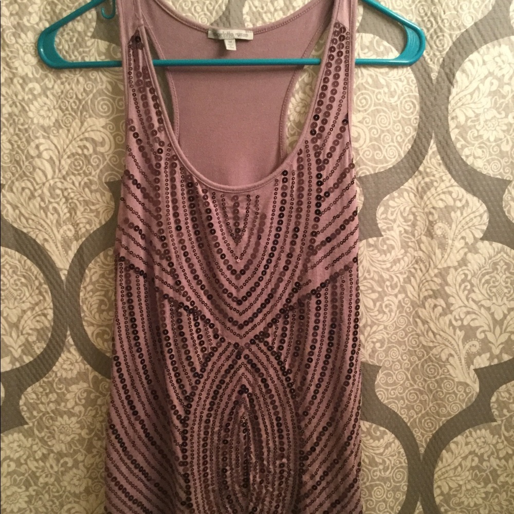 Purple tank top.  Large♥️